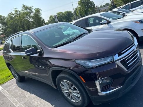 Used 2023 Chevrolet Traverse LT w/ LPO, Floor Liner Package FWD image 4