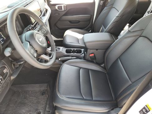 Used 2026 Jeep Gladiator Sport AWD/4WD image 10