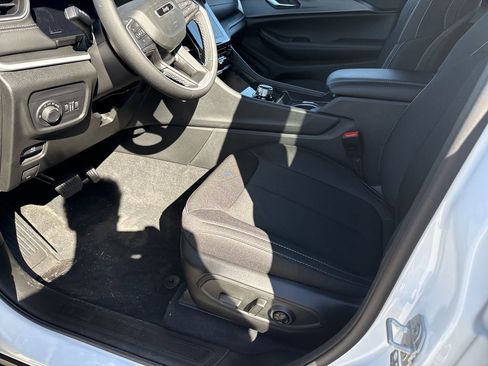 New 2025 Jeep Grand Cherokee L Laredo w/ Trailer Tow Package image 38