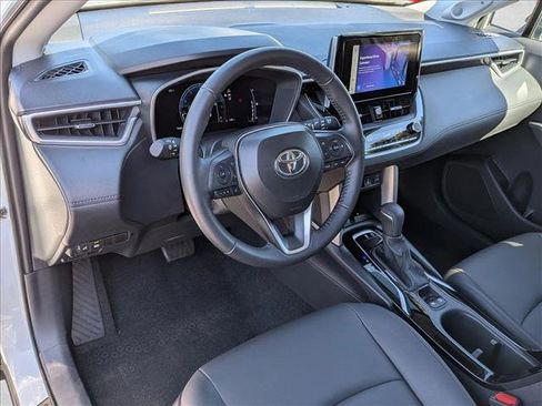 Used 2024 Toyota Corolla Cross XLE w/ Convenience Package AWD/4WD image 10