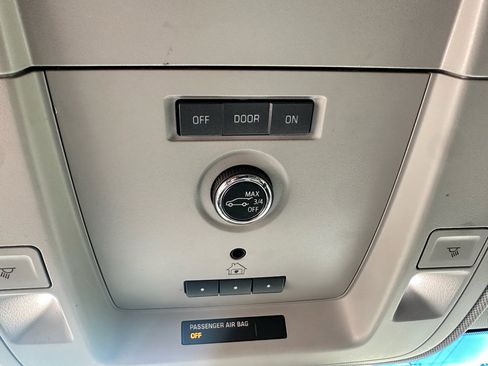 Used 2019 Chevrolet Tahoe LT image 12