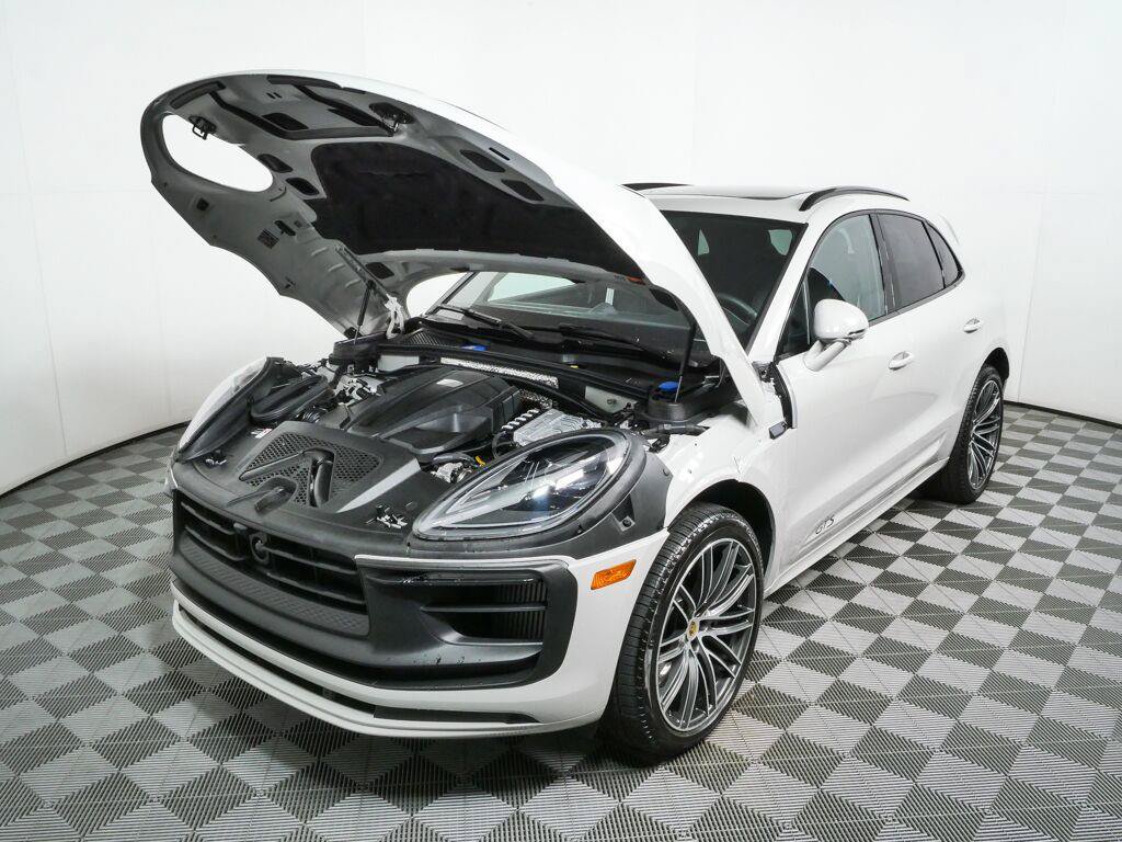 Certified 2026 Porsche Macan GTS AWD/4WD image 36