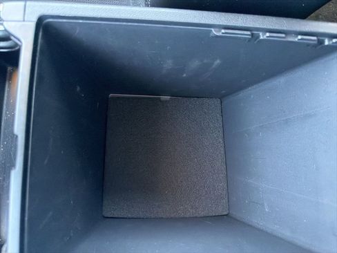 Used 2025 Kia Sorento S image 39