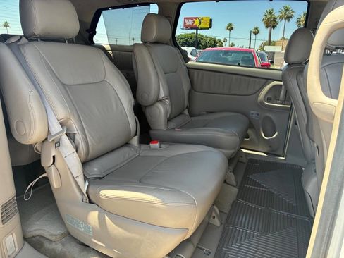 Used 2005 Toyota Sienna XLE Limited AWD/4WD image 26