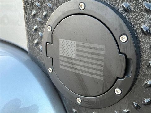 Used 2018 Jeep Wrangler Unlimited Sahara w/ Connectivity Group image 12