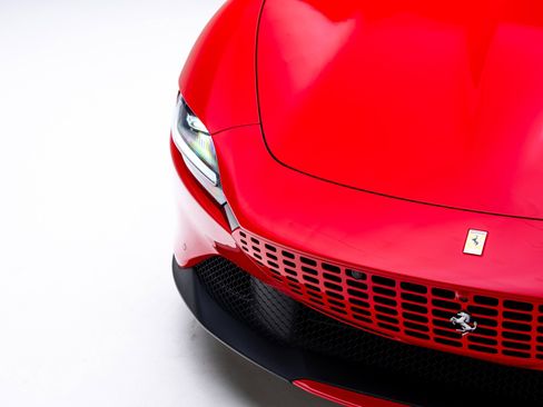 Used 2025 Ferrari Roma Spider image 41
