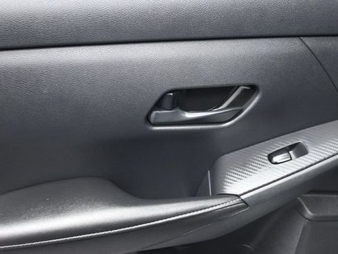 Used 2025 Nissan Sentra SV FWD image 9