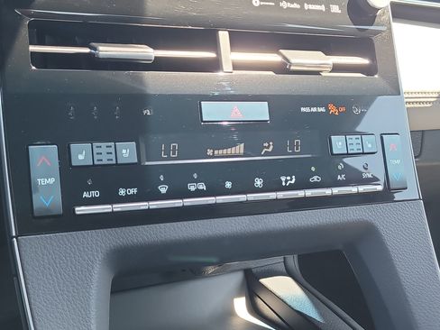 Used 2020 Toyota Avalon Limited w/ Advanced Safety Package image 26