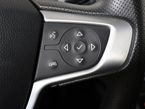 Used 2024 GMC Terrain SLE image 32