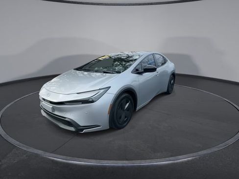 Used 2024 Toyota Prius LE image 6