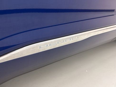 Used 2023 GMC Acadia Denali w/ Denali Ultimate Package image 26