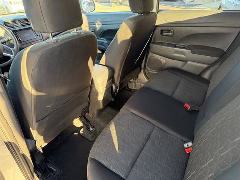 Used 2023 Mitsubishi Outlander Sport ES image 6