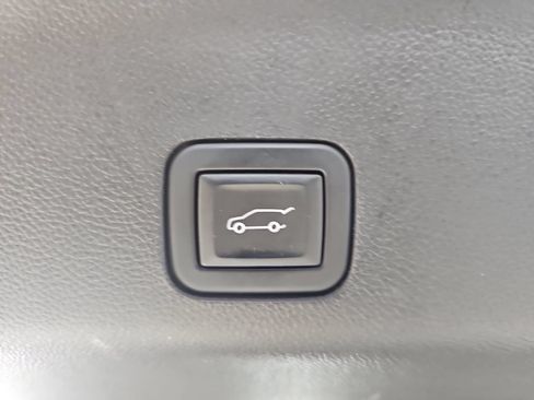 Certified 2023 Chevrolet Tahoe Premier AWD/4WD image 19