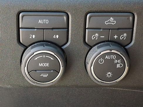 Used 2026 Chevrolet Silverado 1500 LT AWD/4WD image 24