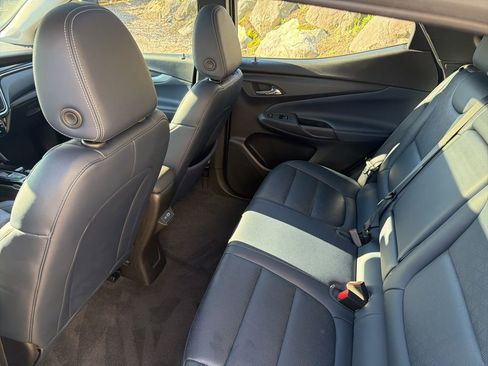 Used 2022 Chevrolet Bolt EUV Premier w/ Sun & Sound Package FWD image 21