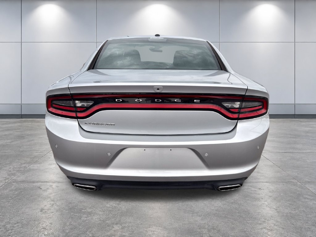 Used 2022 Dodge Charger SXT RWD image 4
