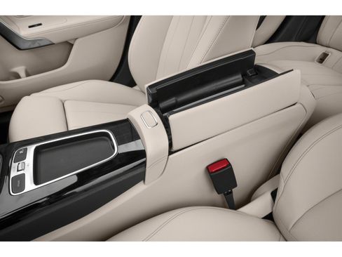 Used 2025 Mercedes-Benz CLA 250 4MATIC image 9