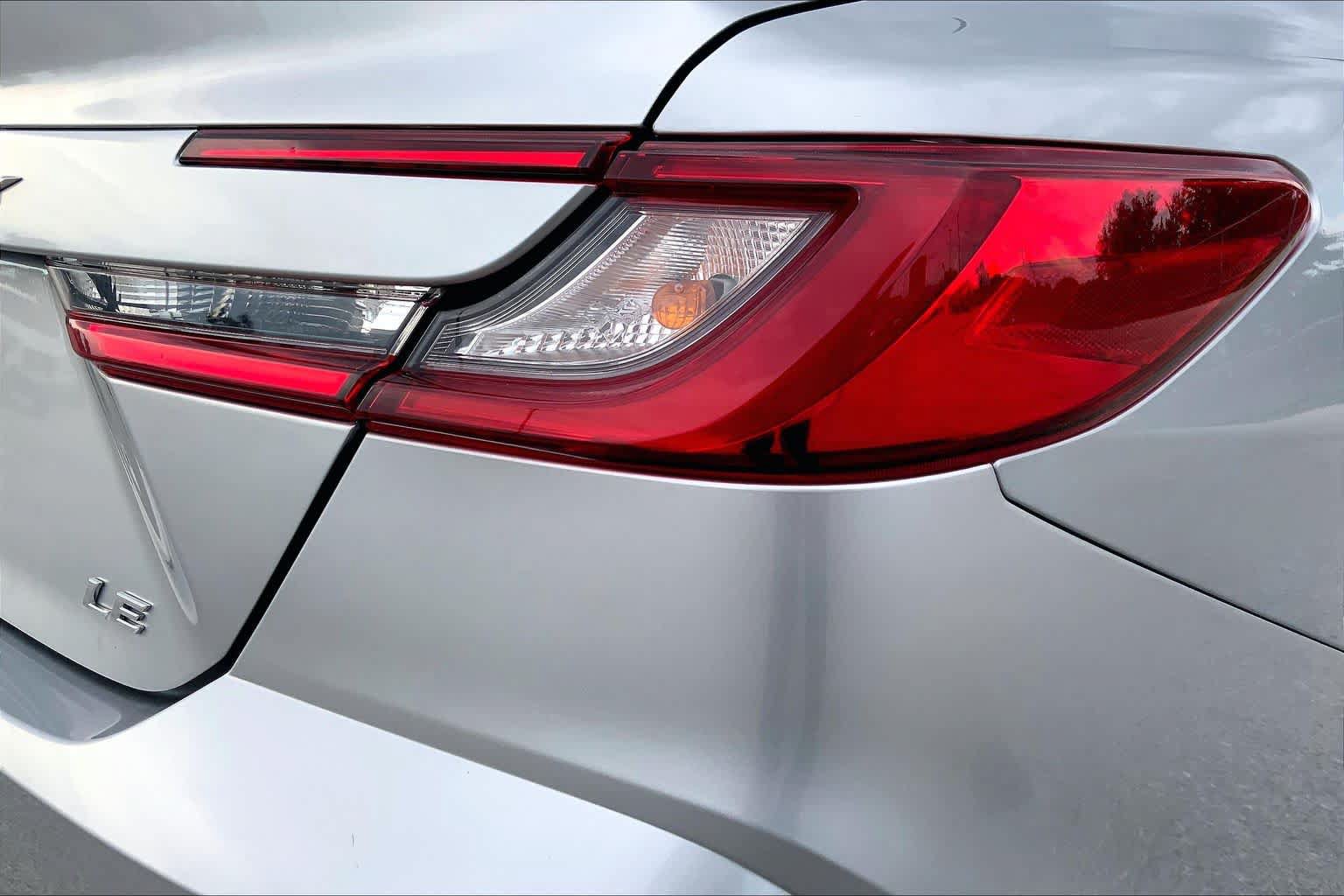 Used 2025 Toyota Camry LE FWD image 30