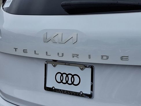 Used 2023 Kia Telluride EX w/ EX Captain's Chair Package FWD image 35
