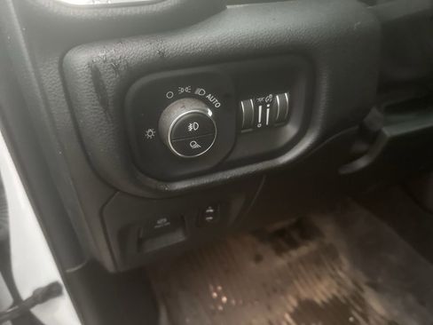 Used 2023 RAM 1500 Laramie AWD/4WD image 20