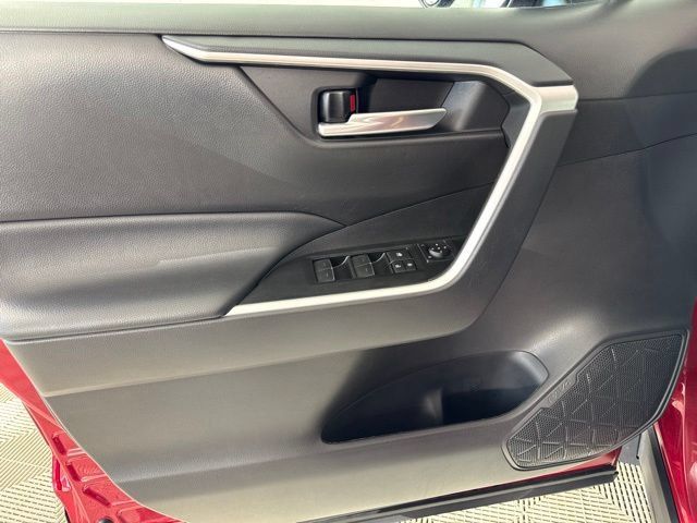Used 2023 Toyota RAV4 XLE w/ Convenience Package AWD/4WD image 15