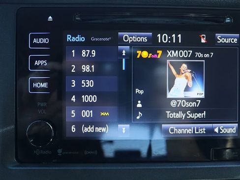 Used 2017 Toyota Sienna SE Premium image 52