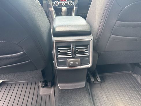 Used 2021 Subaru Forester Premium AWD/4WD image 32