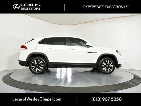 Used 2021 Volkswagen Atlas Cross Sport SE image 4