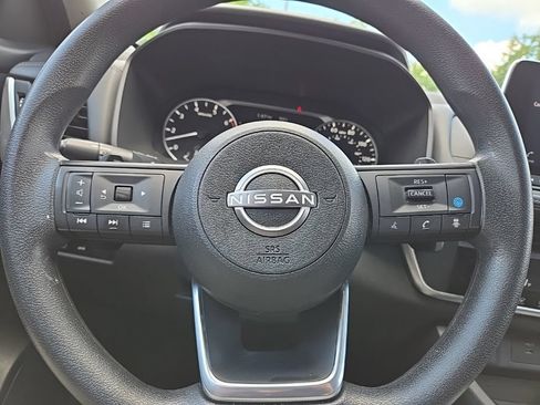 Used 2024 Nissan Rogue SV AWD/4WD image 12
