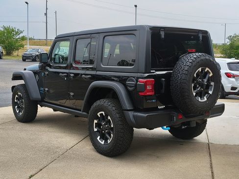 Used 2024 Jeep Wrangler Unlimited Rubicon 4xe w/ Convenience Group AWD/4WD image 21