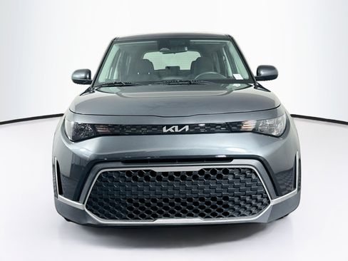 Used 2023 Kia Soul LX w/ Option Group 015 FWD image 2