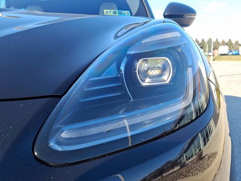 Certified 2024 Maserati Grecale GT image 9