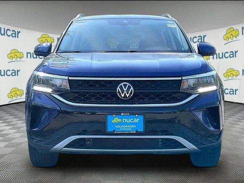 Used 2023 Volkswagen Taos SE AWD/4WD image 2