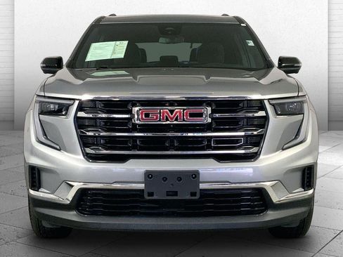 Used 2025 GMC Acadia Elevation FWD image 2