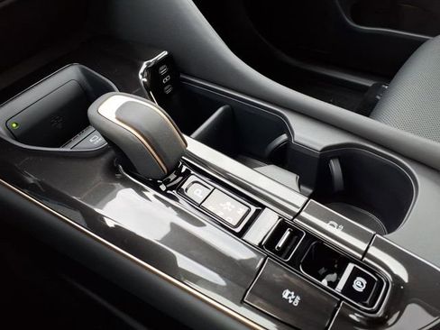 New 2026 Toyota Crown Platinum AWD/4WD image 17