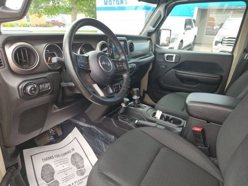 Used 2020 Jeep Gladiator Sport w/ Quick Order Package 24S AWD/4WD image 14