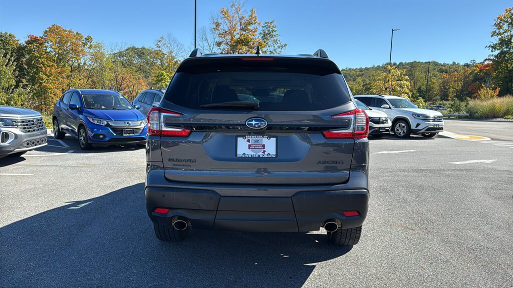Used 2023 Subaru Ascent Onyx Edition AWD/4WD image 7