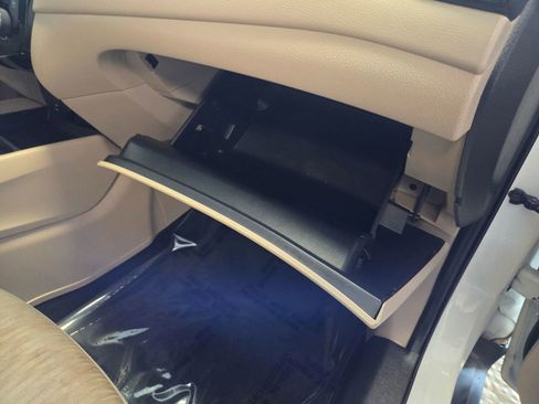 Used 2017 Nissan Rogue SV w/ SV Premium Package image 51