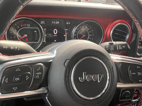 Used 2021 Jeep Wrangler Unlimited Rubicon w/ Cold Weather Group AWD/4WD image 18
