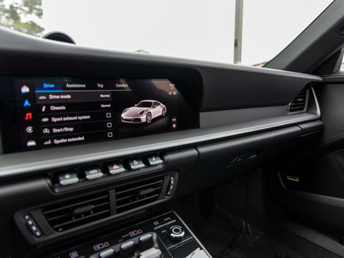 Certified 2025 Porsche 911 Carrera image 37