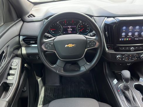 Used 2022 Chevrolet Traverse LT FWD image 12