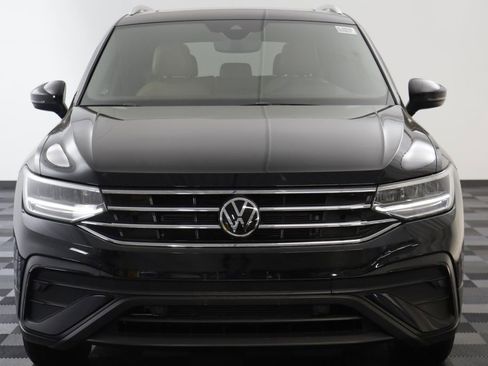 Used 2023 Volkswagen Tiguan SE w/ Panoramic Sunroof Package AWD/4WD image 21
