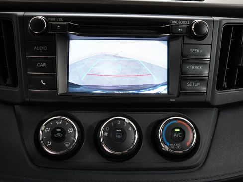 Used 2018 Toyota RAV4 LE w/ All Weather Liner Package AWD/4WD image 20