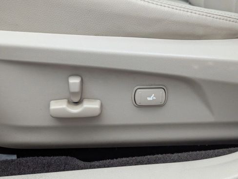 Used 2011 Subaru Outback 2.5i Limited w/ PWR Moonroof Pkg image 17