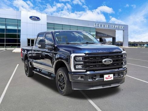 Used 2024 Ford F250 Lariat w/ Black Appearance Package AWD/4WD image 6