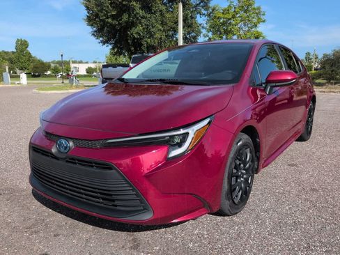 Certified 2024 Toyota Corolla LE FWD image 2