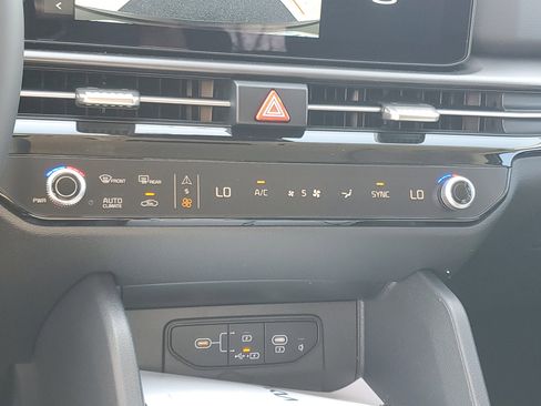 New 2026 Kia Sportage EX image 24