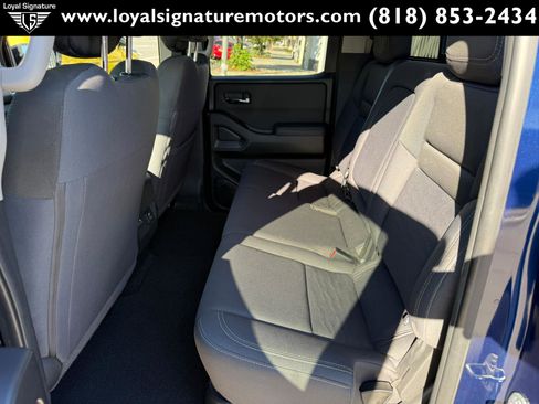 Used 2023 Nissan Frontier SV w/ SV Convenience Package image 14