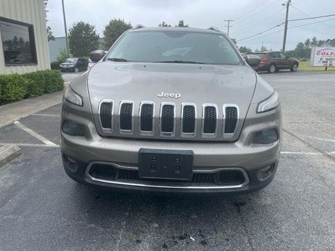 Used 2016 Jeep Cherokee Limited w/ Trailer Tow Group AWD/4WD image 3
