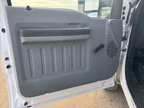 Used 2011 Ford F350 XL w/ Skid Plate Pkg image 32